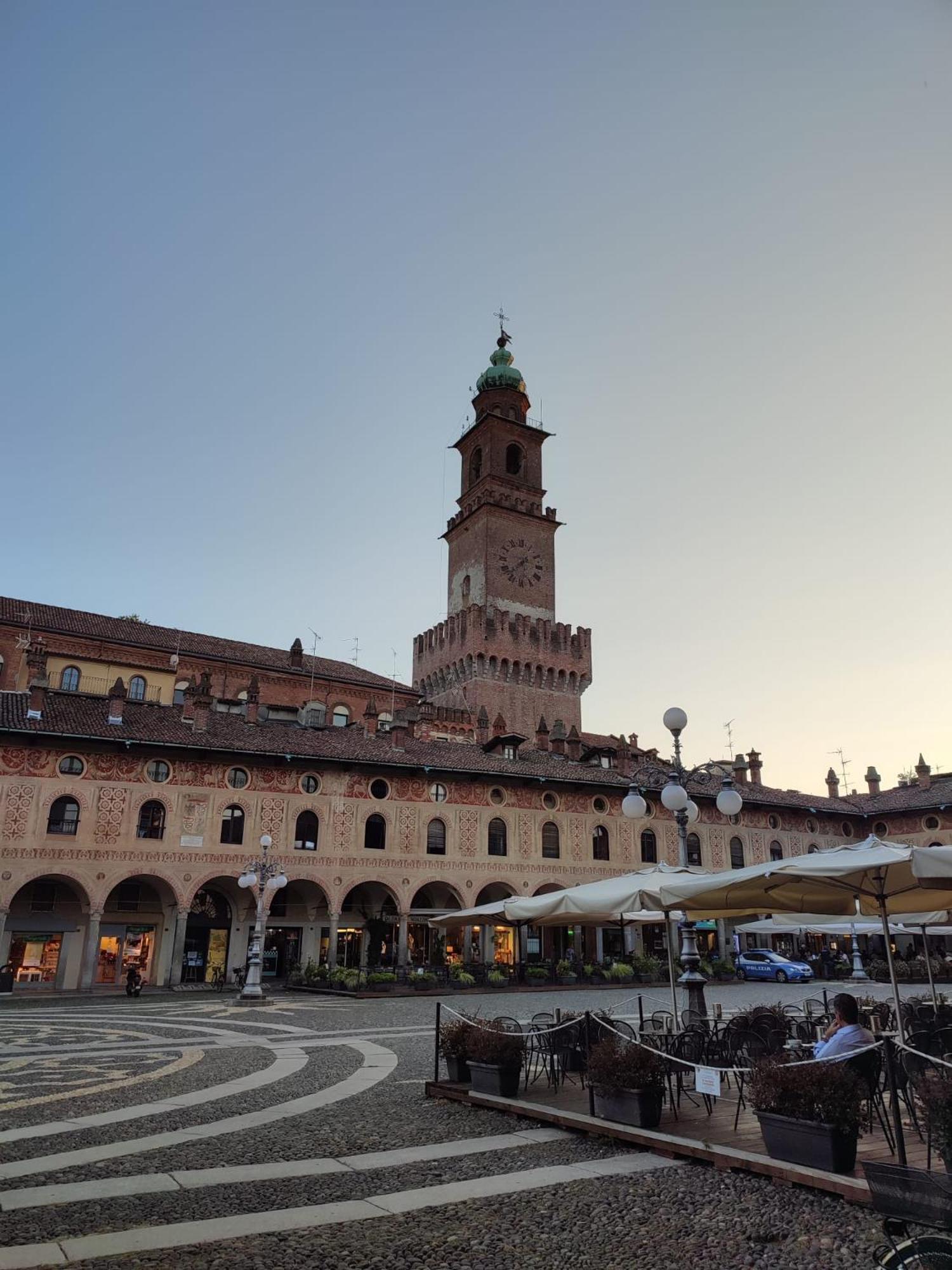 Il Castello Delle Dame - Il Maschio Lejlighed Vigevano Eksteriør billede